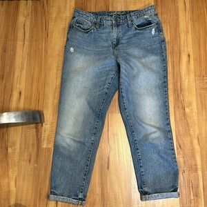 Universal thread Mom jeans size 6/28 in excellent condition